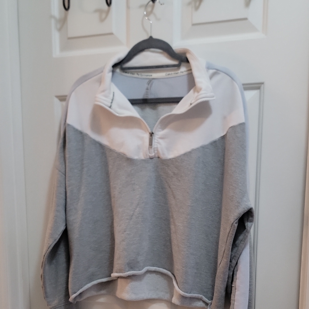 Calvin Klein White and Gray Light Blue Performance Top Womens Xl